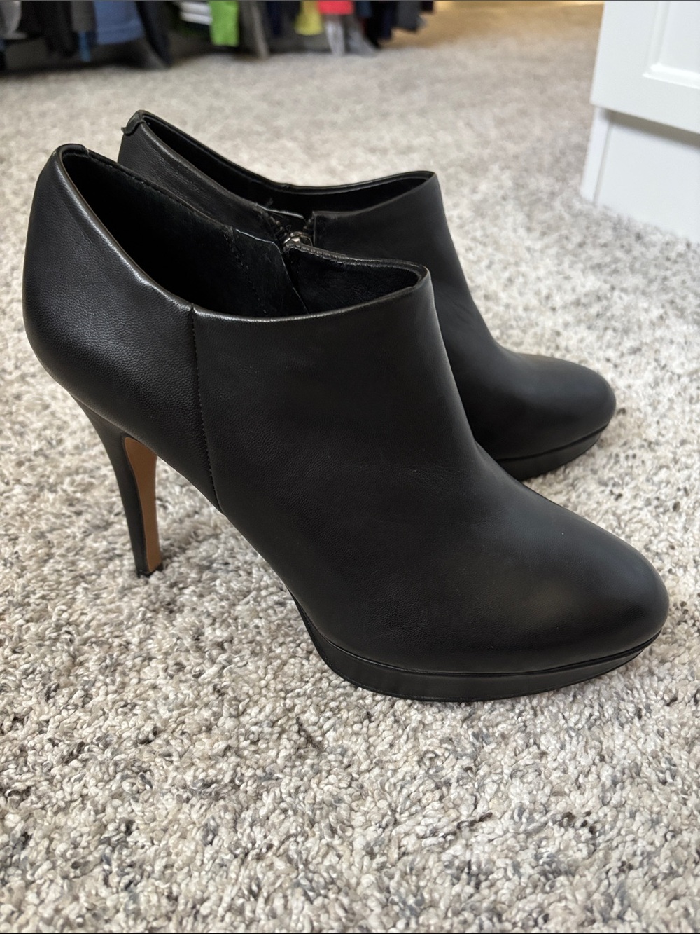 Vince Camuto Elvin black leather shoe boots ankle 6.5